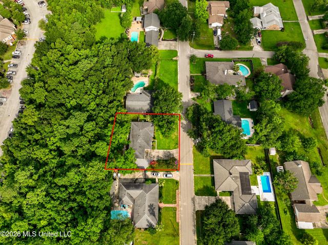 514 Sunset Drive, Bay Saint Louis, MS 39520