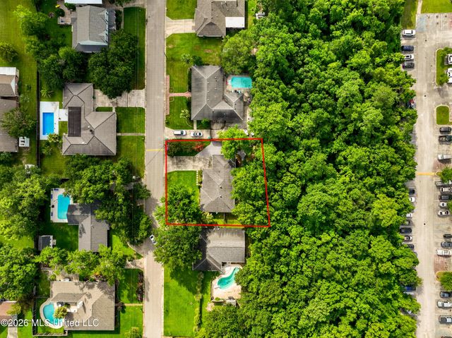 514 Sunset Drive, Bay Saint Louis, MS 39520