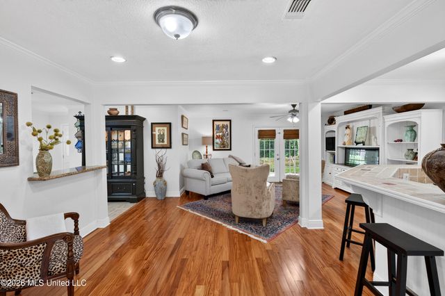 514 Sunset Drive, Bay Saint Louis, MS 39520
