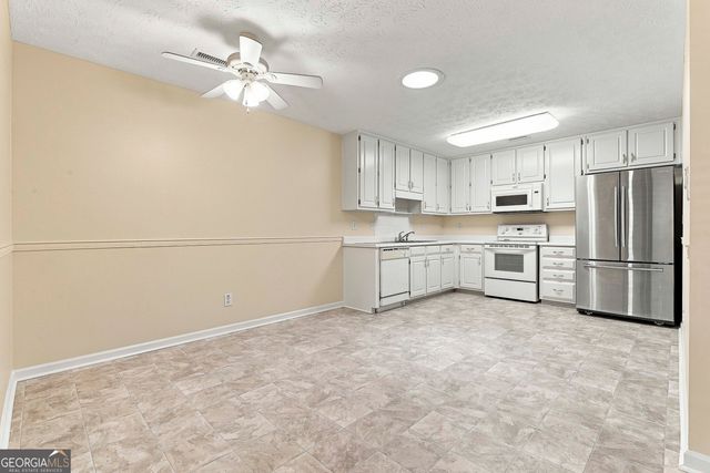 280 Autumn Glen Circle, Fayetteville, GA 30215