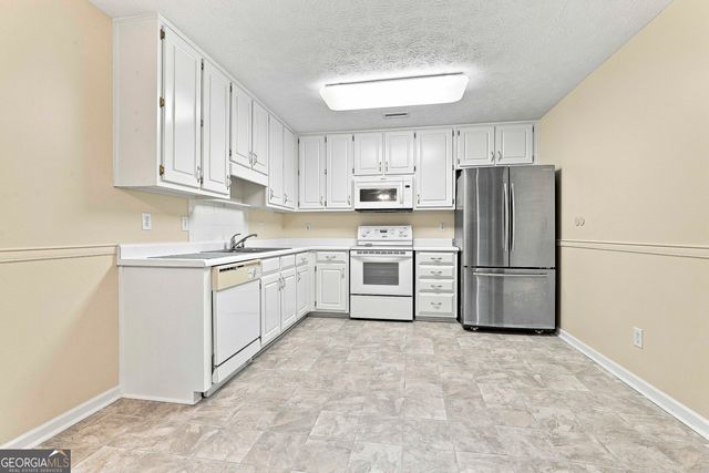 280 Autumn Glen Circle, Fayetteville, GA 30215