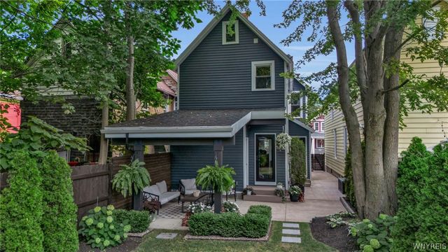 38 Ripley Place, Buffalo, NY 14213