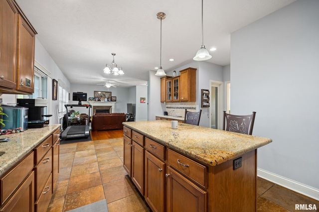 9711 N MEGAN Court, Peoria, IL 61615