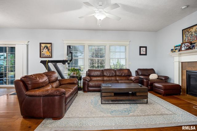 9711 N MEGAN Court, Peoria, IL 61615