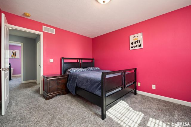 9711 N MEGAN Court, Peoria, IL 61615