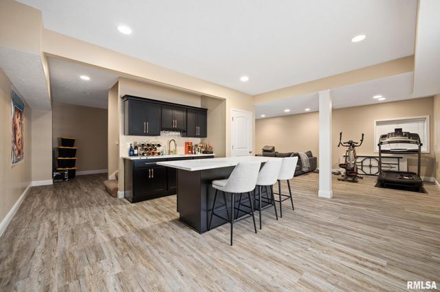 9711 N MEGAN Court, Peoria, IL 61615