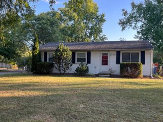 7 Metroview Court, Ann Arbor, MI 48108