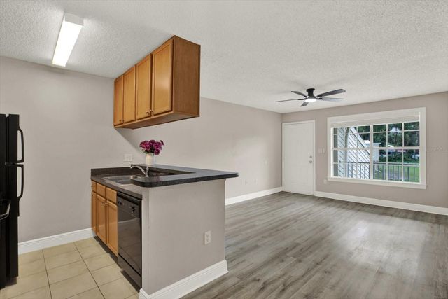 308 LAKE PARSONS GREEN 203, Brandon, FL 33511