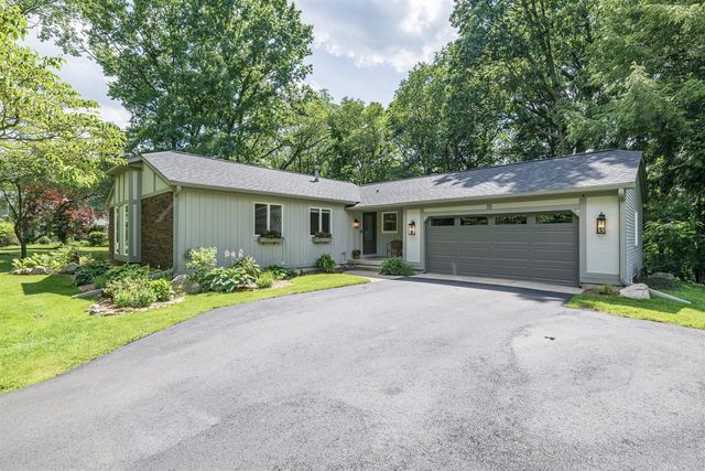 230 Golfview Drive, Plainwell, MI 49080