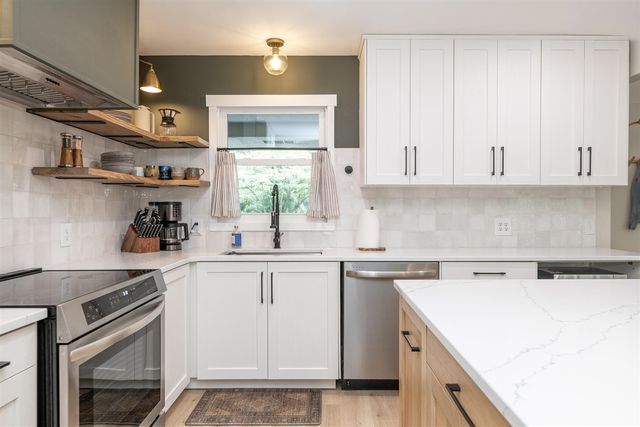 230 Golfview Drive, Plainwell, MI 49080