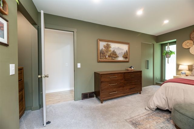 230 Golfview Drive, Plainwell, MI 49080