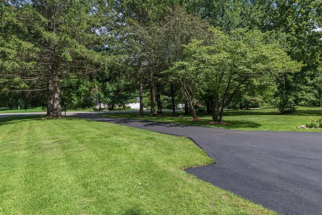 230 Golfview Drive, Plainwell, MI 49080