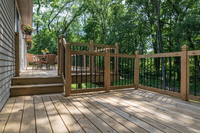 230 Golfview Drive, Plainwell, MI 49080