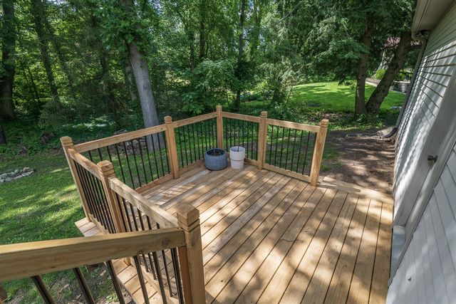230 Golfview Drive, Plainwell, MI 49080