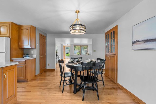 2027 HILLVIEW DRIVE, Green Bay, WI 54302