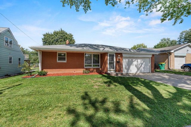 2027 HILLVIEW DRIVE, Green Bay, WI 54302