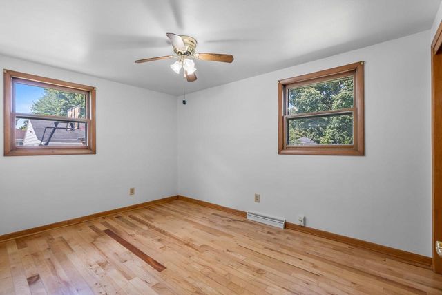 2027 HILLVIEW DRIVE, Green Bay, WI 54302