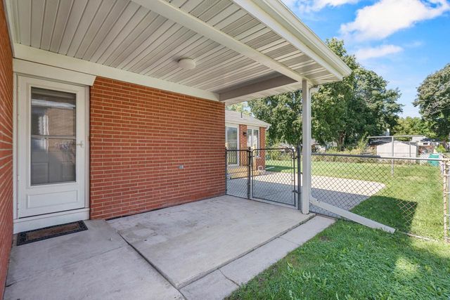 2027 HILLVIEW DRIVE, Green Bay, WI 54302