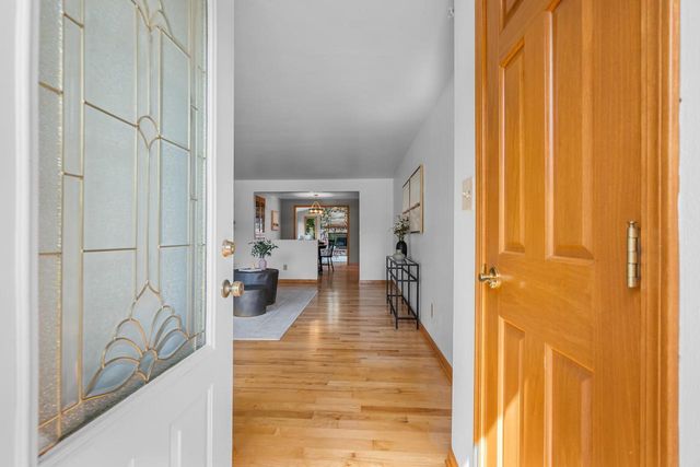 2027 HILLVIEW DRIVE, Green Bay, WI 54302