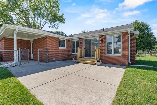 2027 HILLVIEW DRIVE, Green Bay, WI 54302