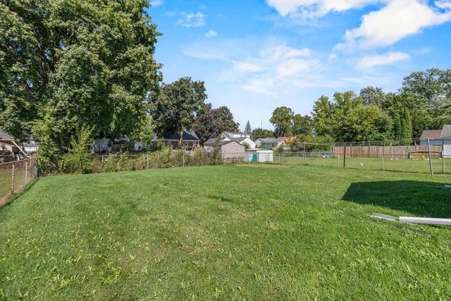 2027 HILLVIEW DRIVE, Green Bay, WI 54302