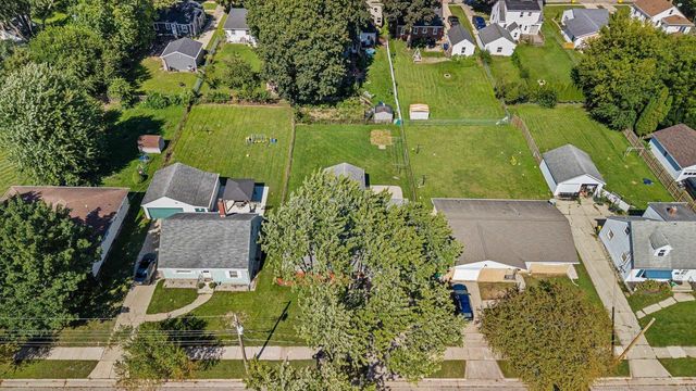 2027 HILLVIEW DRIVE, Green Bay, WI 54302