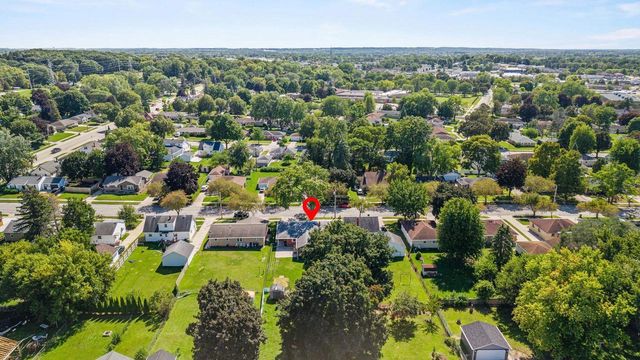 2027 HILLVIEW DRIVE, Green Bay, WI 54302