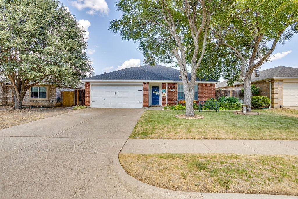161 Adams Drive, Crowley, TX 76036 — photo 3