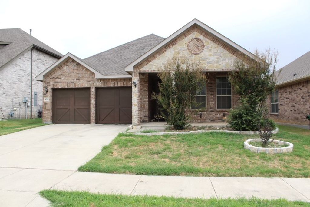 3705 Fossil Tree Lane, Fort Worth, TX 76244