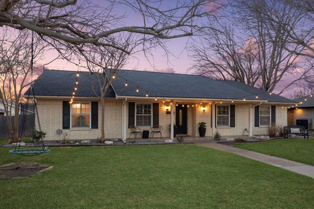 2704 Hunters Creek Drive, Plano, TX 75075