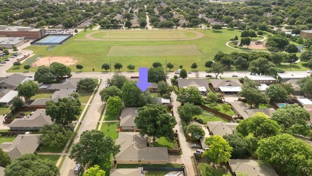 2704 Hunters Creek Drive, Plano, TX 75075