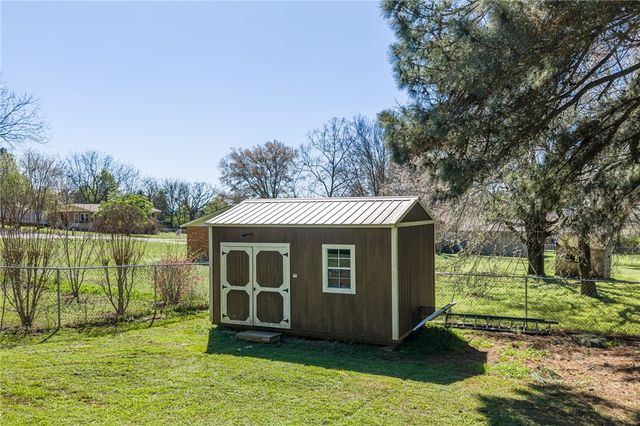 1611 Fairfax Street, Alma, AR 72921