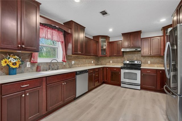1611 Fairfax Street, Alma, AR 72921