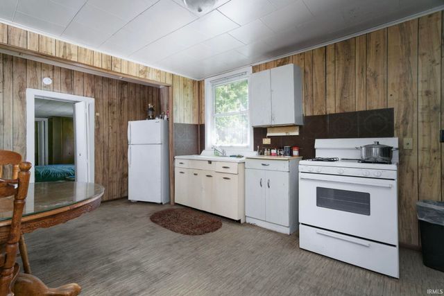 1032 E Indiana Avenue, Elkhart, IN 46516