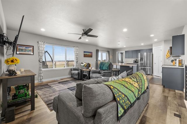 3517 GRAYSON DR, Burlington, ND 58722