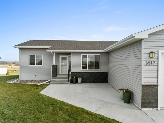 3517 GRAYSON DR, Burlington, ND 58722