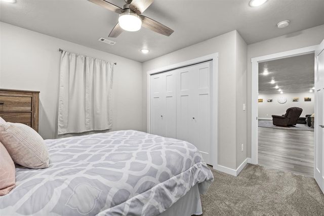 3517 GRAYSON DR, Burlington, ND 58722