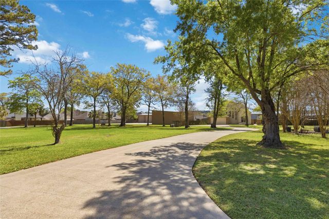 1930 Old River Road, Montgomery, TX 77356