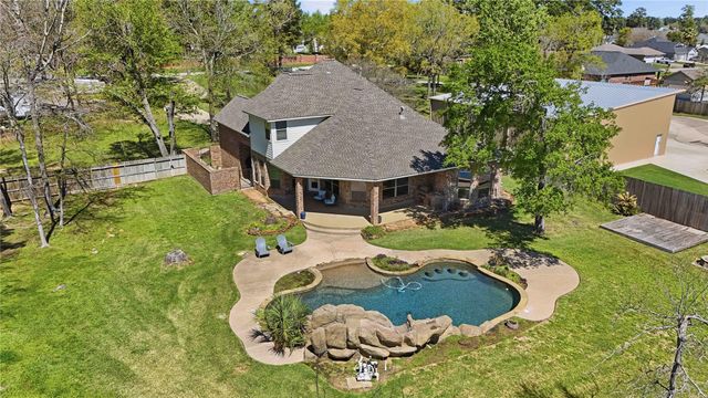 1930 Old River Road, Montgomery, TX 77356
