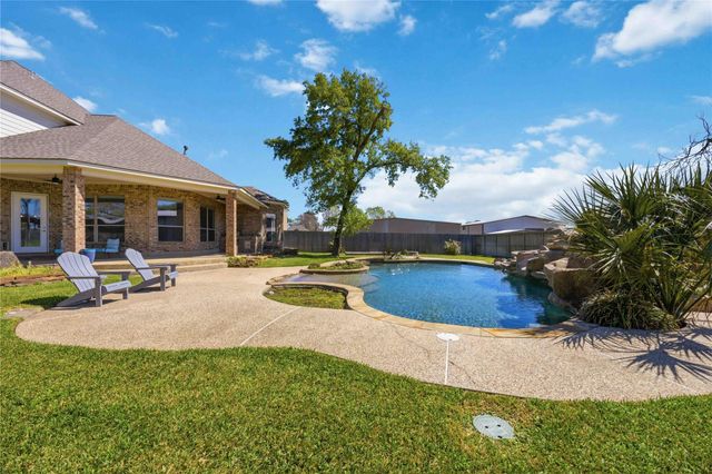 1930 Old River Road, Montgomery, TX 77356