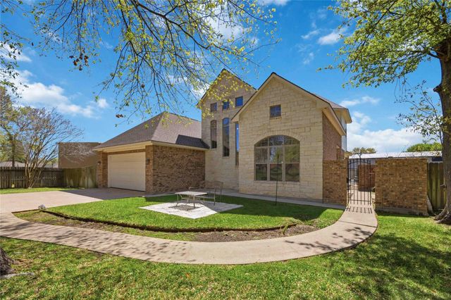 1930 Old River Road, Montgomery, TX 77356