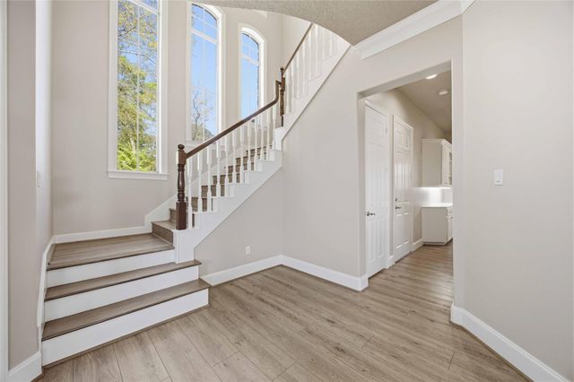 1930 Old River Road, Montgomery, TX 77356