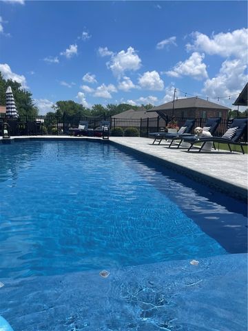 1353 Scout Trail, Siloam Springs, AR 72761