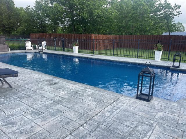 1353 Scout Trail, Siloam Springs, AR 72761