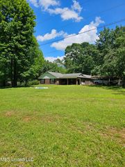 550 Senatobia Drive, Senatobia, MS 38668
