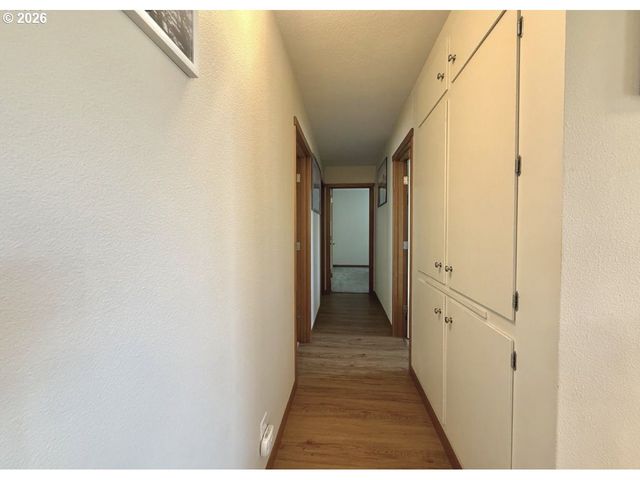 1614 5th St, Tillamook, OR 97141