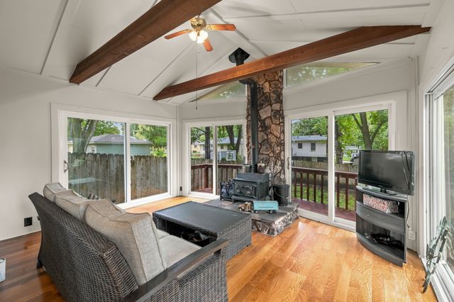 8512 Horton Avenue, Urbandale, IA 50322