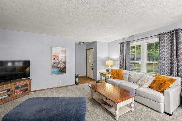 8512 Horton Avenue, Urbandale, IA 50322