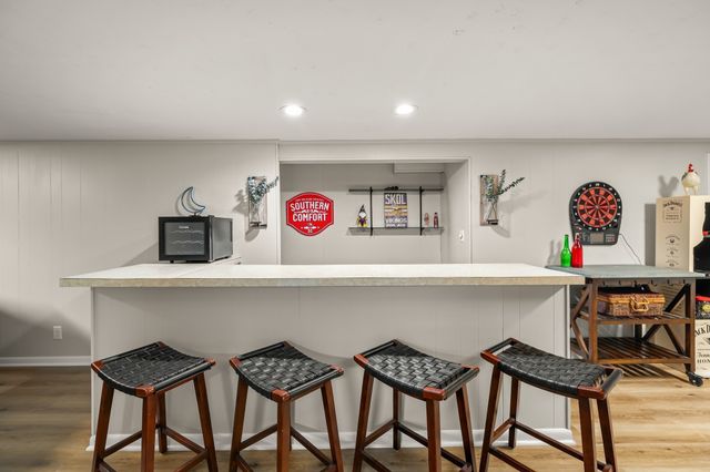8512 Horton Avenue, Urbandale, IA 50322