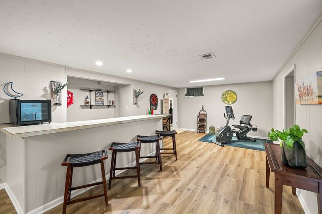 8512 Horton Avenue, Urbandale, IA 50322